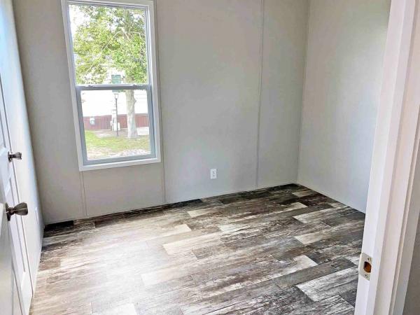 2025 Skyline Lake Manor   Home