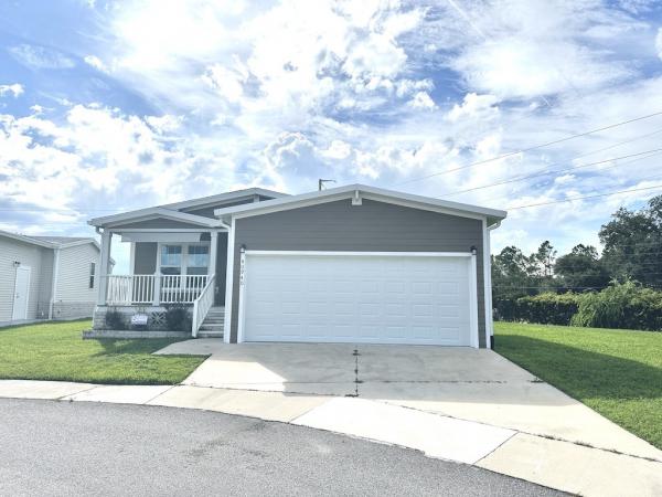 Photo 1 of 2 of home located at 40940 Roselle Loop Zephyrhills, FL 33540