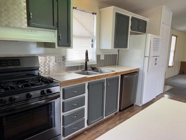 1986 KIT Royal Oaks Manufactured Home