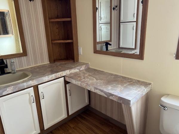 1986 KIT Royal Oaks Manufactured Home