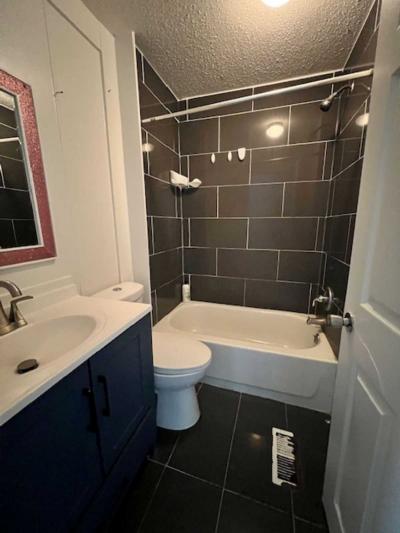 Photo 6 of 7 of home located at 374 Jacobs St Hamilton, OH 45011