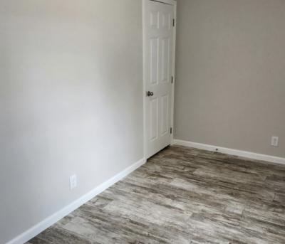 Photo 5 of 8 of home located at 10201 West Beaver Street Lot 40 Jacksonville, FL 32220