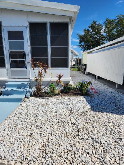 Photo 3 of 33 of home located at 9129 49th Ave N Saint Petersburg, FL 33708