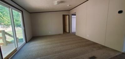 Photo 5 of 9 of home located at 305 Spring Hill Dr Grayson, KY 41143