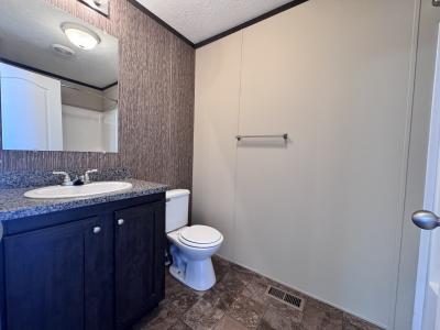 Photo 5 of 7 of home located at 25173 Oxford Woodhaven, MI 48183