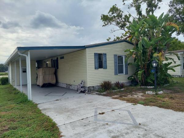 Photo 1 of 2 of home located at 9 Buccaneer Drive Leesburg, FL 34788