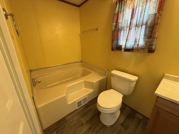 1982 Parkwood Parkwood Mobile Home