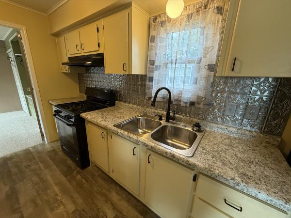 1982 Parkwood Parkwood Mobile Home