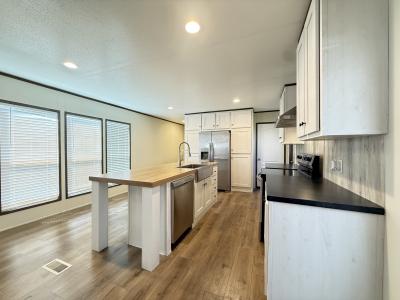 Photo 3 of 24 of home located at 121 Peggy #Pg121 Conroe, TX 77301