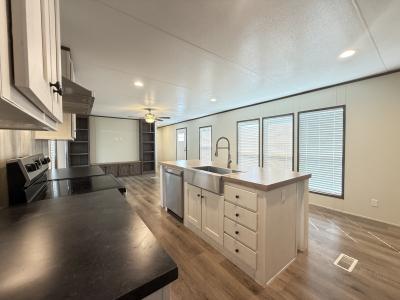 Photo 4 of 24 of home located at 121 Peggy #Pg121 Conroe, TX 77301