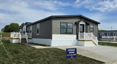 Mobile Home at 27484 Oregon Rd, Lot 197 Perrysburg, OH 43551