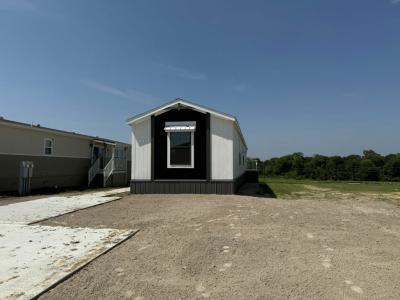 Photo 4 of 21 of home located at 37 Open Range Trail Willis, TX 77318