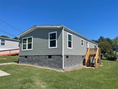 Photo 2 of 8 of home located at 304 Arlie Ln Clinton, TN 37716