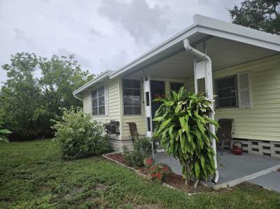 Photo 3 of 16 of home located at 9925 Ulmerton Rd., #208 Largo, FL 33771