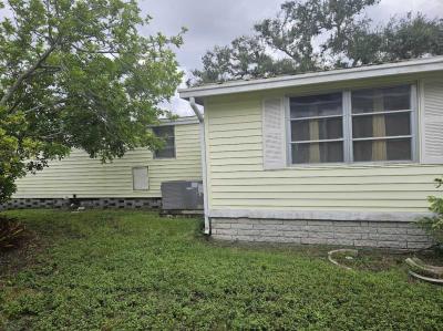Photo 4 of 16 of home located at 9925 Ulmerton Rd., #208 Largo, FL 33771