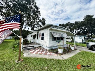 Photo 2 of 25 of home located at 12701 SE Sunset Harbor Road Lot 16 Weirsdale, FL 32195