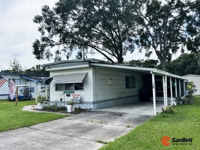 Photo 3 of 25 of home located at 12701 SE Sunset Harbor Road Lot 16 Weirsdale, FL 32195