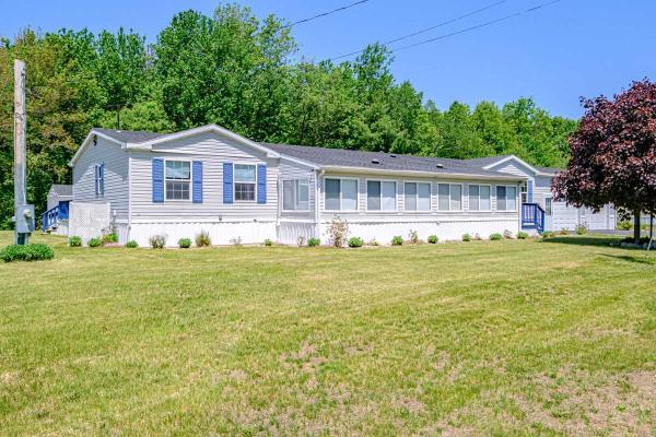 2001  Mobile Home For Sale