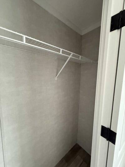 Photo 4 of 31 of home located at 4000 E 134th Street #1005 Chicago, IL 60633