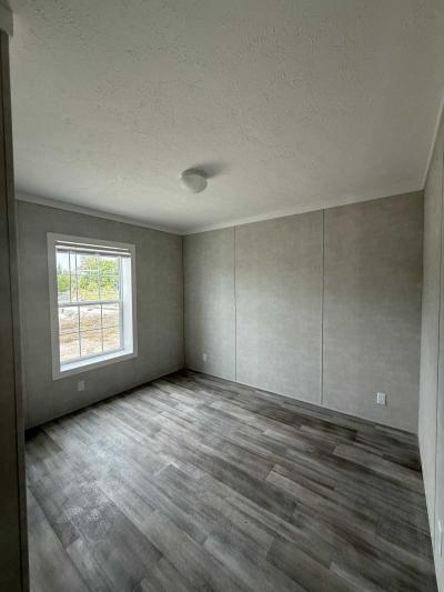 Photo 5 of 31 of home located at 4000 E 134th Street #1005 Chicago, IL 60633