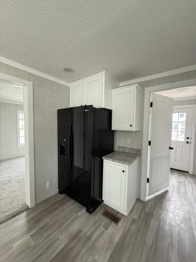 Photo 3 of 31 of home located at 4000 E 134th Street #1005 Chicago, IL 60633
