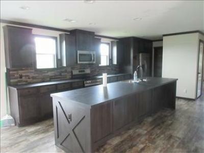 Photo 3 of 16 of home located at 31888 Alabama 75 Oneonta, AL 35121