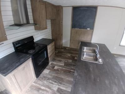 Photo 5 of 8 of home located at 1418 Slaughter Rd Benton, KY 42025