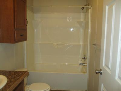 Photo 5 of 9 of home located at 646 Cour Renee Warren, MI 48091