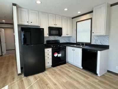 Photo 2 of 7 of home located at 706 Cour Ville Warren, MI 48091