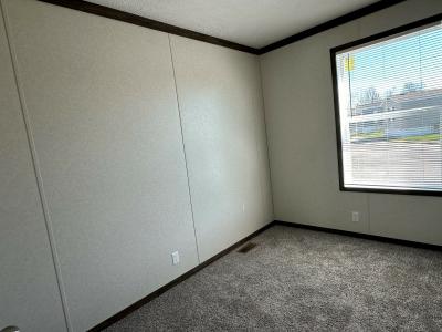 Photo 4 of 7 of home located at 706 Cour Ville Warren, MI 48091