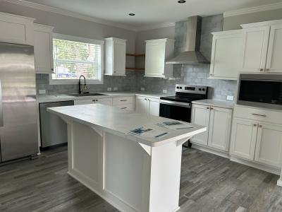 Photo 2 of 8 of home located at 2736 Niagara Way Grand Island, FL 32735