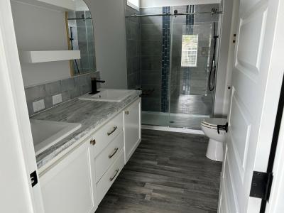 Photo 4 of 8 of home located at 2736 Niagara Way Grand Island, FL 32735
