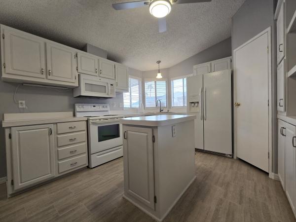 1999 Fleetwood Unknown Mobile Home