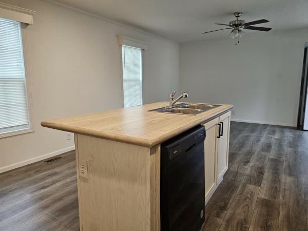 2023 Champion RA1670292F Mobile Home