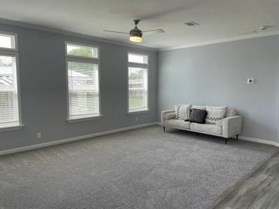 Photo 4 of 20 of home located at 586 Country Meadows Blvd Plant City, FL 33565