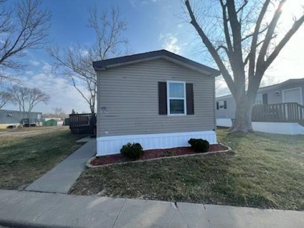 Photo 1 of 2 of home located at 1827 Western Drive SW Lot 116 Cedar Rapids, IA 52404