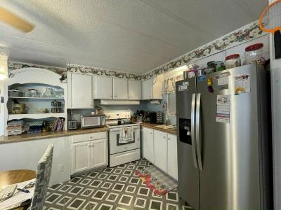 Photo 3 of 20 of home located at 36134 Sand Road Grand Island, FL 32735