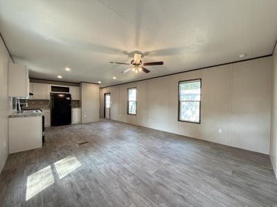 Photo 2 of 19 of home located at 127 Peggy #Pg127 Conroe, TX 77301