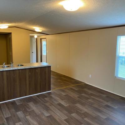 Photo 3 of 15 of home located at 141 English Lane Thomasville, GA 31792