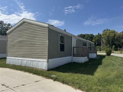 Mobile Home at 2220 Dunkelburg Rd Lot#739 Fort Wayne, IN 46819