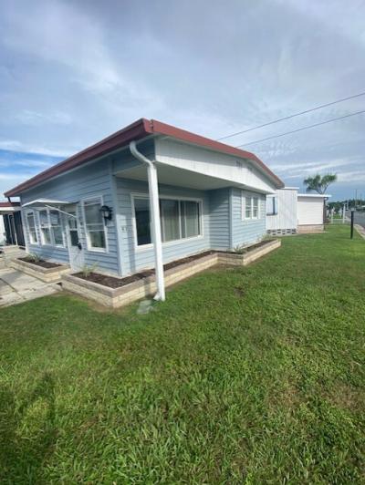 Photo 3 of 8 of home located at 508 44th Ave. E. Lot E-31 Bradenton, FL 34203