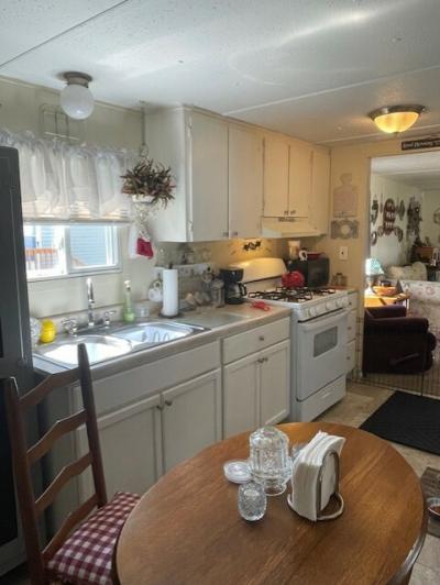 Photo 4 of 11 of home located at 22017 Dubois Romulus, MI 48174