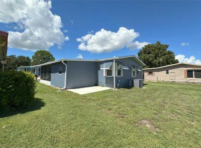 Photo 5 of 15 of home located at 114 Burma Island Rd Leesburg, FL 34788