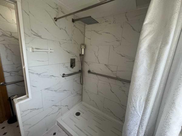 1983 Commodore Holly Park Manufactured Home