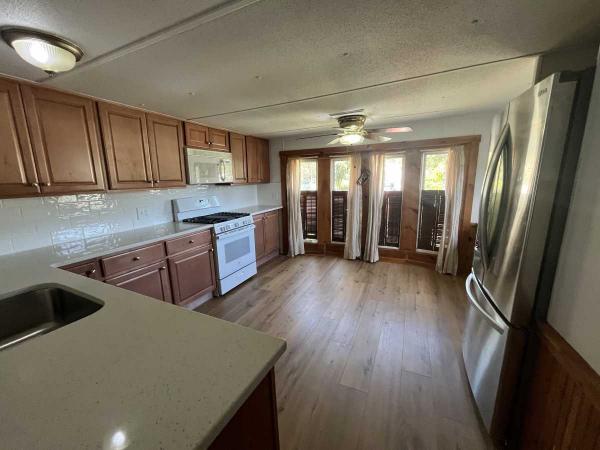 1983 Commodore Holly Park Manufactured Home