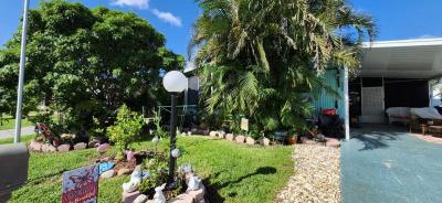 Mobile Home at 5620 Gentle Breeze St Bradenton, FL 34203