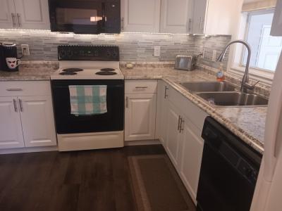Photo 2 of 52 of home located at 5700 Bayshore Rd. #616 Palmetto, FL 34221