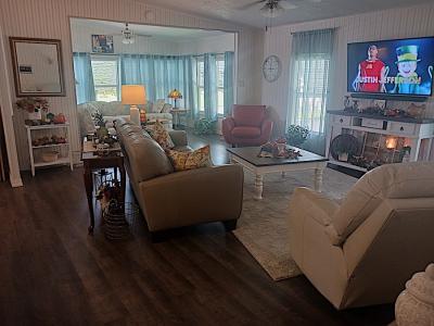 Photo 3 of 52 of home located at 5700 Bayshore Rd. #616 Palmetto, FL 34221