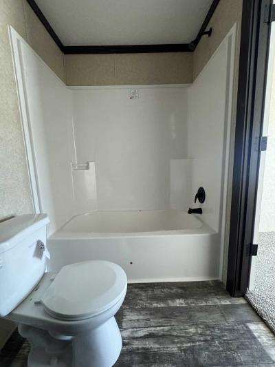 Photo 4 of 40 of home located at 4000 E 134th Street #1019 Chicago, IL 60633