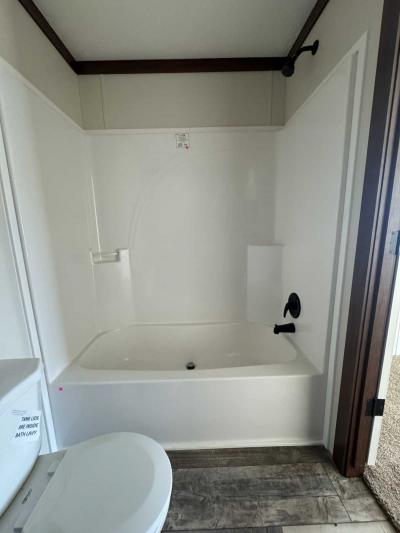 Photo 4 of 35 of home located at 4000 E 134th Street #1013 Chicago, IL 60633